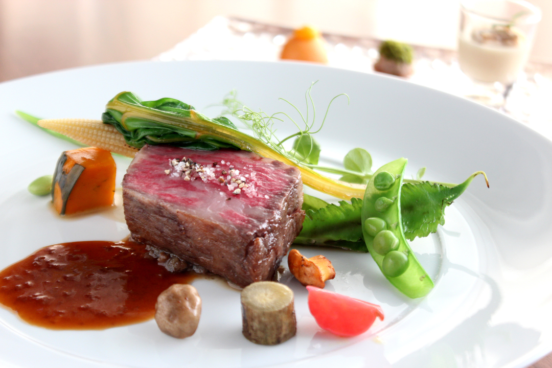 【入手困難大型本】ベルナール・ロワゾー香り立つ料理 入手困難大型本】ベルナール・ロワゾー香り立つ料理 入手困難