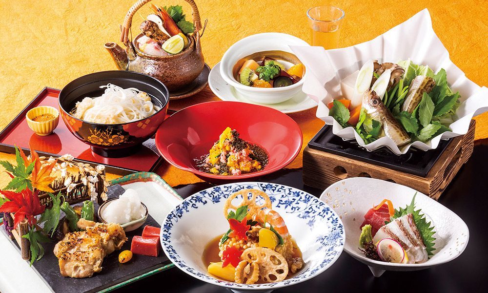 在印 朱色 三つ足鉢 5客揃 割烹料理 日本料理 在印 朱色 三つ足鉢 5客揃 割烹料理 日本料理