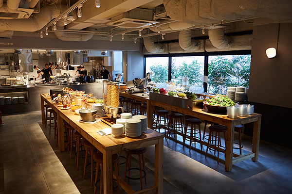 MORETHAN TAPAS LOUNGE 西新宿/軽食・その他グルメ ネット予約可 