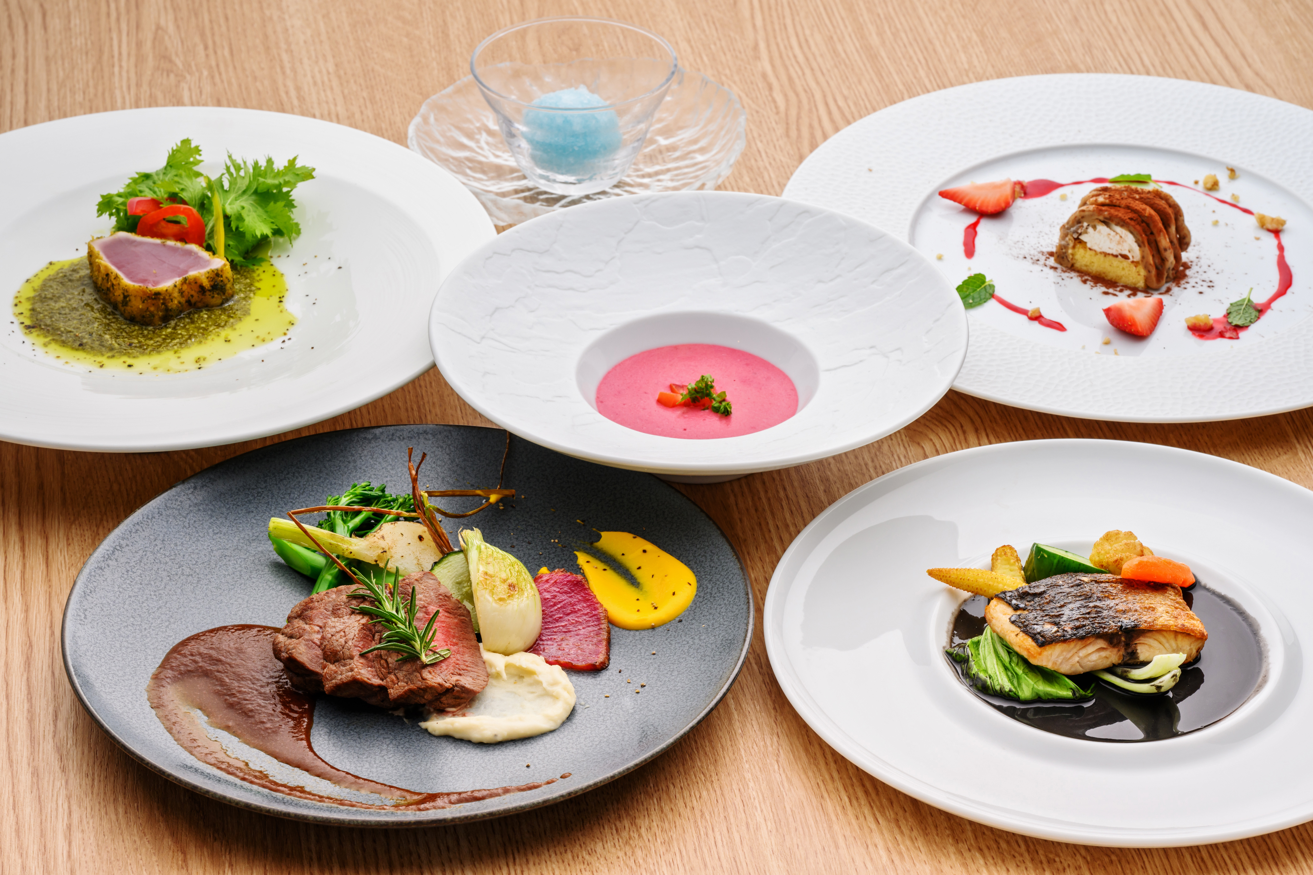 オーシャンビューダイニング トレイヴ / コルディオテラス古宇利島の施設画像1