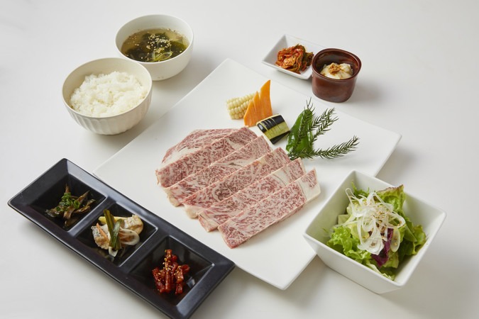 焼肉 然の施設画像1