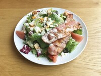 【テイクアウト】ROTIのシーザーサラダ（バケット付き）