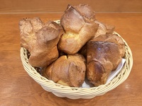 【テイクアウト】ポップオーバー　クリーム・メープルシロップ付