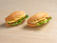 Chicken Pandesal Sandwich (1pc)