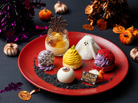 心がワクワクするハロウィンならではのスイーツ6種がワンプレートに大集合！「ハロウィンプレート」とドリンクセット（平日｜10/1～10/31）