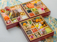〔Celebration〕Japanese & Western Osechi three-tiered box 《Special price for shareholders》