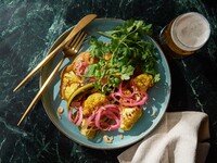 【TAKEAWAY】 カリフラワーのロースト - オニオンのピクルス、カシューサテ