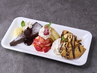 お祝いメッセージ付きデザート盛合わせプレート（有料）