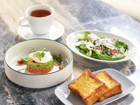 【ブランチコース】“MERCER BRUNCH“特製フレンチトーストのついたコース料理3品×カフェ