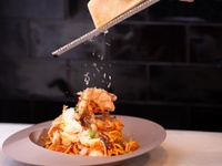 大エビのトマトパスタ　　