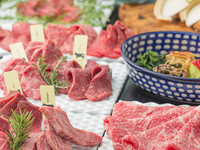 [With all-you-can-drink for 2 hours! Tax included 7700 yen Standard course] Premium tongue, sirloin grilled suki, 5 kinds of aged wagyu beef, 2 kinds of offal, etc. (13 items in total) Ising beef standard course (13 items in total)