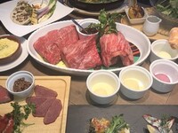 Assorted course of 5 carefully selected steaks including aged Japanese black beef sirloin (11 items in total) ¥9,130