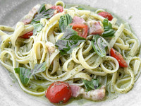 【Takeout】フレッシュトマトとベーコンのジェノベーゼリングイネ