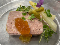 ワンドリンクとお魚料理とお肉料理のダブルメインランチ