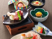 阿什贝 - 11月至12月 - 在这场怀石料理盛宴中，尽享冬日风味和和牛。主菜是和牛铁板烧。