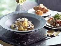 【土日祝】焼き立てパンとごちそうデリサラダのサイドビュッフェ付全72種組合わせ具だくさん生パスタランチ