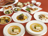 【午餐】东山套餐 4种凉菜、北京烤鸭、迷你鱼翅汤、近江牛等7道菜