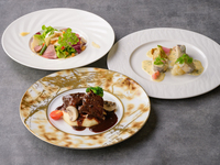 [Anniversary lunch plan] Monthly lunch + Lobster bisque + One drink + Celebration bouquet + Celebration dessert