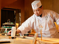【Chef-front Counter Only / Free Refills Sushi】 The Strongest Omakase Course (Weekdays from 19:00- / 21:30-)