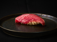 [Includes matcha tea in the tea room] Sushi OMAKASE course