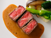 [Specially selected Japanese black beef steak course] Fillet or sirloin steak course 13,200 yen ☆ Private rooms available