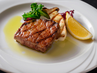 Japanese Black Beef Steak Course [Bistecca] 14,300 yen 120g Japanese Black Beef Fillet ☆ Private rooms available