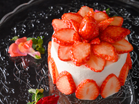 【記念日プランC】22,000円　ﾃﾞｻﾞｰﾄﾌﾟﾚｰﾄ･特製ﾎｰﾙｹｰｷ・乾杯1ﾄﾞﾘﾝｸｻｰﾋﾞｽ 大事な御祝に