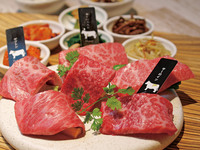 熟成肉お試しプラン【スペシャルコース　日〜木曜日限定！税込3800円】タン食べ比べ、カルビ、ロース、上赤身の焼きすき、熟成和牛2種盛り他（全14品）