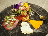 [Entry only until 9:30pm] Vivarium cold appetizer platter