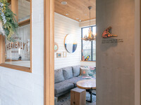 For private room reservations, please contact the store directly.