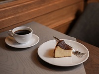 【ワンランク上のLUNCH】食後に人気デザートとこだわりのスペシャルティコーヒーor紅茶を ゆったり楽しめる贅沢LUNCHコース