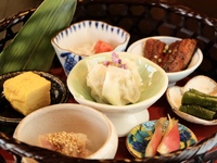 [Omakase course] All-you-can-drink included! Small, multiple dishes using seasonal ingredients and sea urchin◎