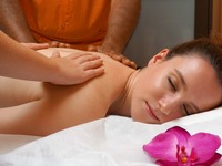 アロマオイルトリートメント（上半身or下半身＆デコルテ）40分