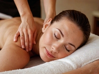 Aromatherapy oil treatment (upper body or lower body & décolleté) 40 minutes
