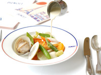 [午餐]開胃菜+主餐+甜點+餐後飲品