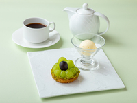Set of Seasonal Desserts ＆ Ice Cream