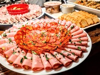 For reservations of 6 or more people, we only accept course meals. *Online reservations can be made up to 5 days before the reservation date.