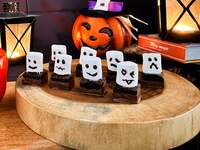 [Option] Marshmallow brownies: 8 pieces + vanilla ice cream