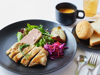 ＊平日限定＊　ミニデザート3品付き　チキンソテーのLUNCH SET / 平日　【2時間制】