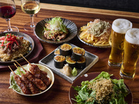 Includes 2 hours of all-you-can-drink [Take: Shibuya Tongue-Swallow Course] from appetizer rolls to the main charcoal grilled dish and garlic rice to finish off the meal!