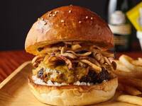 [Manzo Kuroge Wagyu] Cheeseburger ai funghi