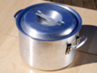 Hot pot (with ladle)