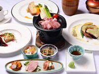 【和洋折衷コース　シェフ】黒毛和牛の陶板焼き　贅沢和洋折衷グルメコース+フリードリンク120分