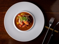 【ランチ】旬の食材で織りなすメインがフランス産厳選食材の全8品コース