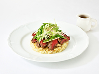 北海道産牛ロース肉と茸のピラフ　山わさび風味