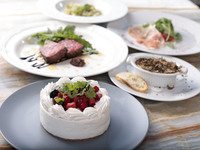 ★窓際席確約★乾杯スパークリング付き【アニバーサリーホールケーキコース】