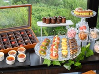 <Lunch Menu Mignon> Starter is charcuterie, main course is Japanese black beef, and main course includes fish dish + wagon dessert 8,000 yen