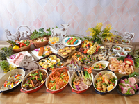 [Guaranteed window seating] Over 50 types of buffet! Enjoy seasonal flavors and a live kitchen!