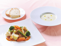 【Option】ランチA：仔羊のトマト煮込み　旬菜添え