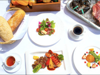 Course lunch (appetizer + soup + hors d'oeuvres + pasta + main + bread + dessert + drink)